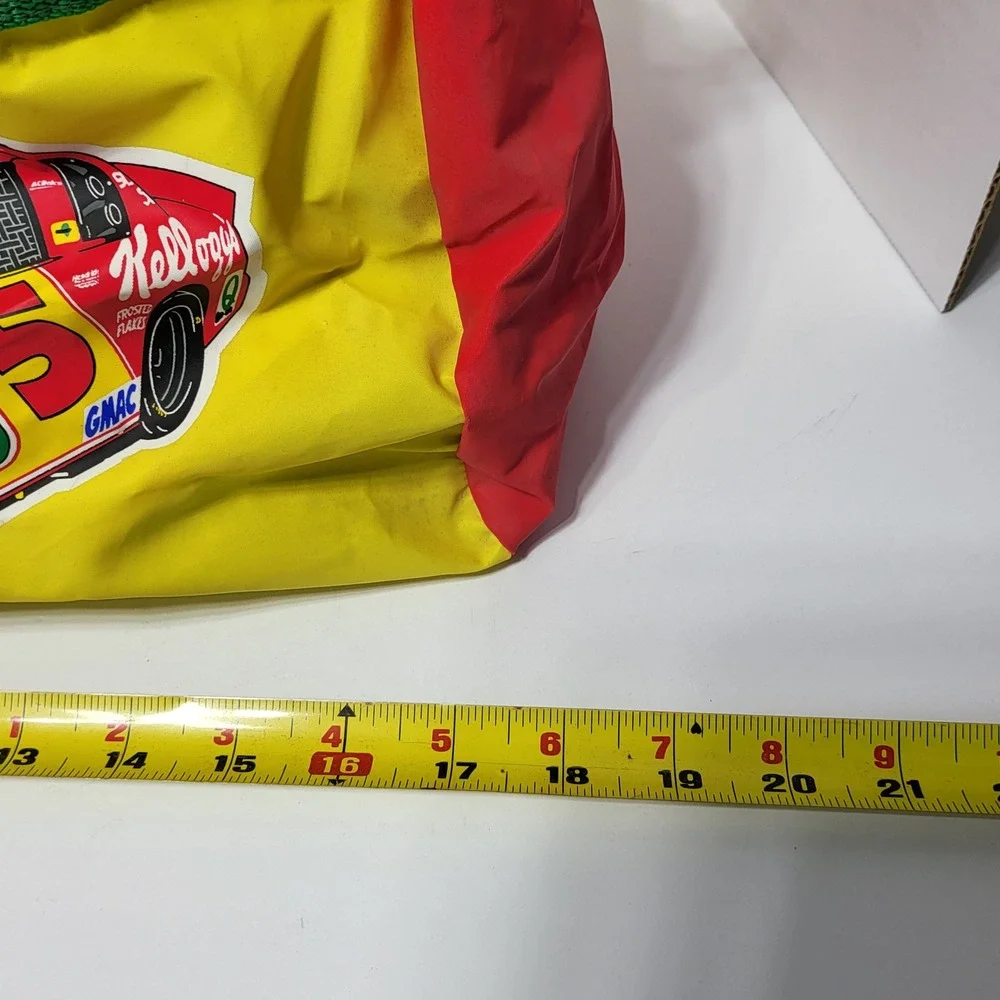Terry Labonte 1996 Kellogg's 5 Diecast 1:24 Car and Duffle Bag Racing Champions